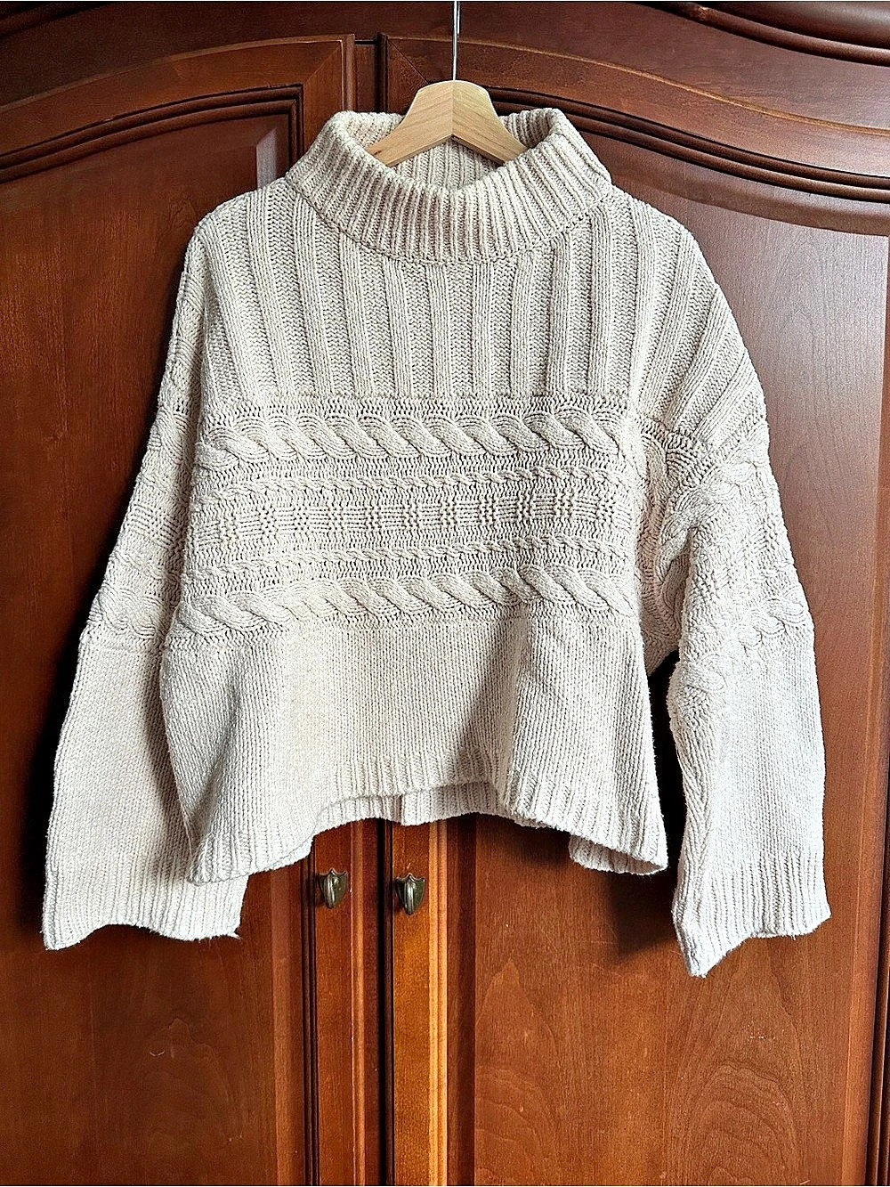 James Street Co. Ida Cable. Cable Knit Turtleneck Sweater Cream Medium